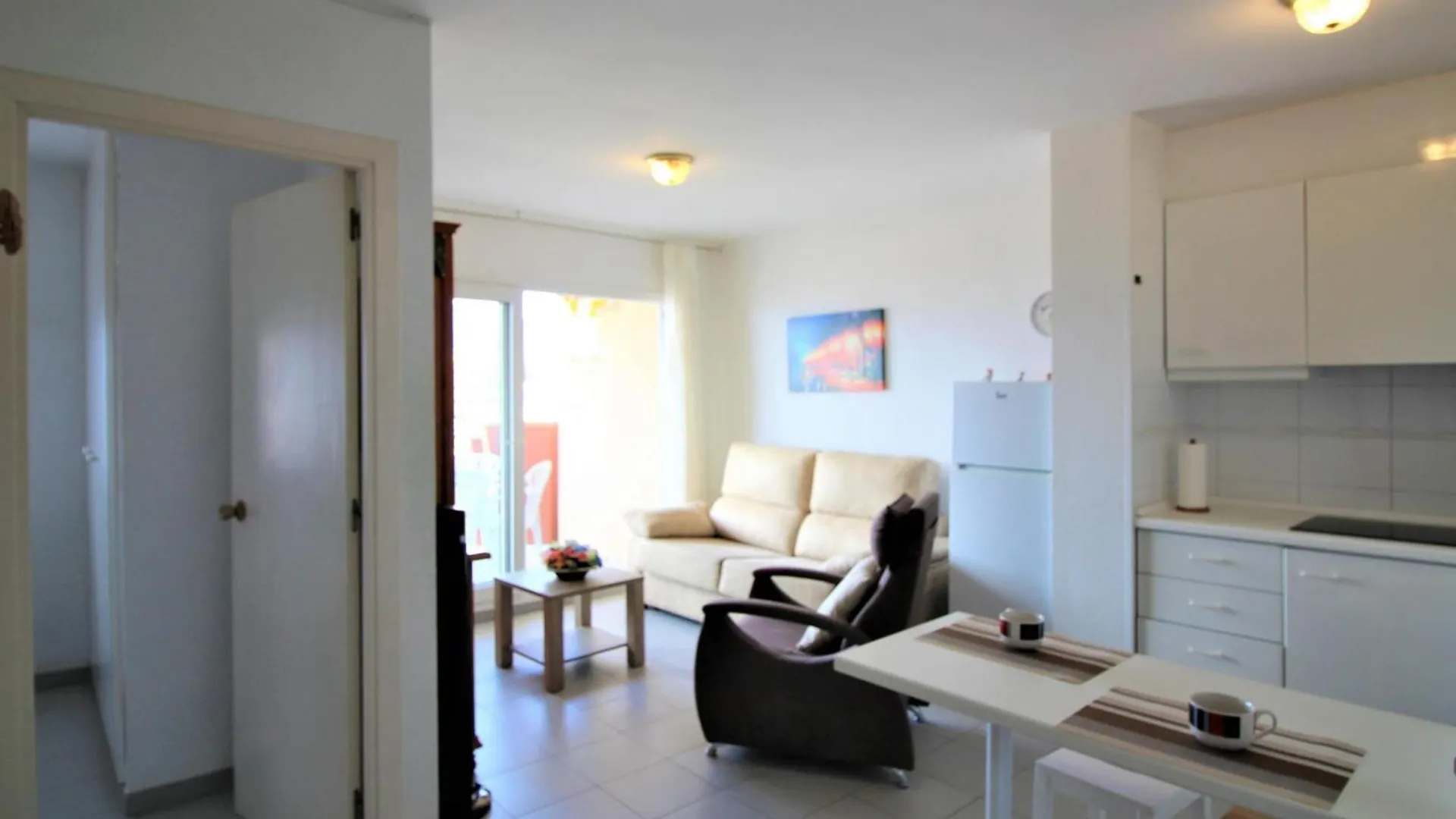2056 Rocmar 7 3-C, Excelente Situacion Frente Al Puerto Pesquero Y Con Vista A La Bahia. Gran Terraza. Gran Parking Publico Delante. - Es-258-49 Apartment Roses