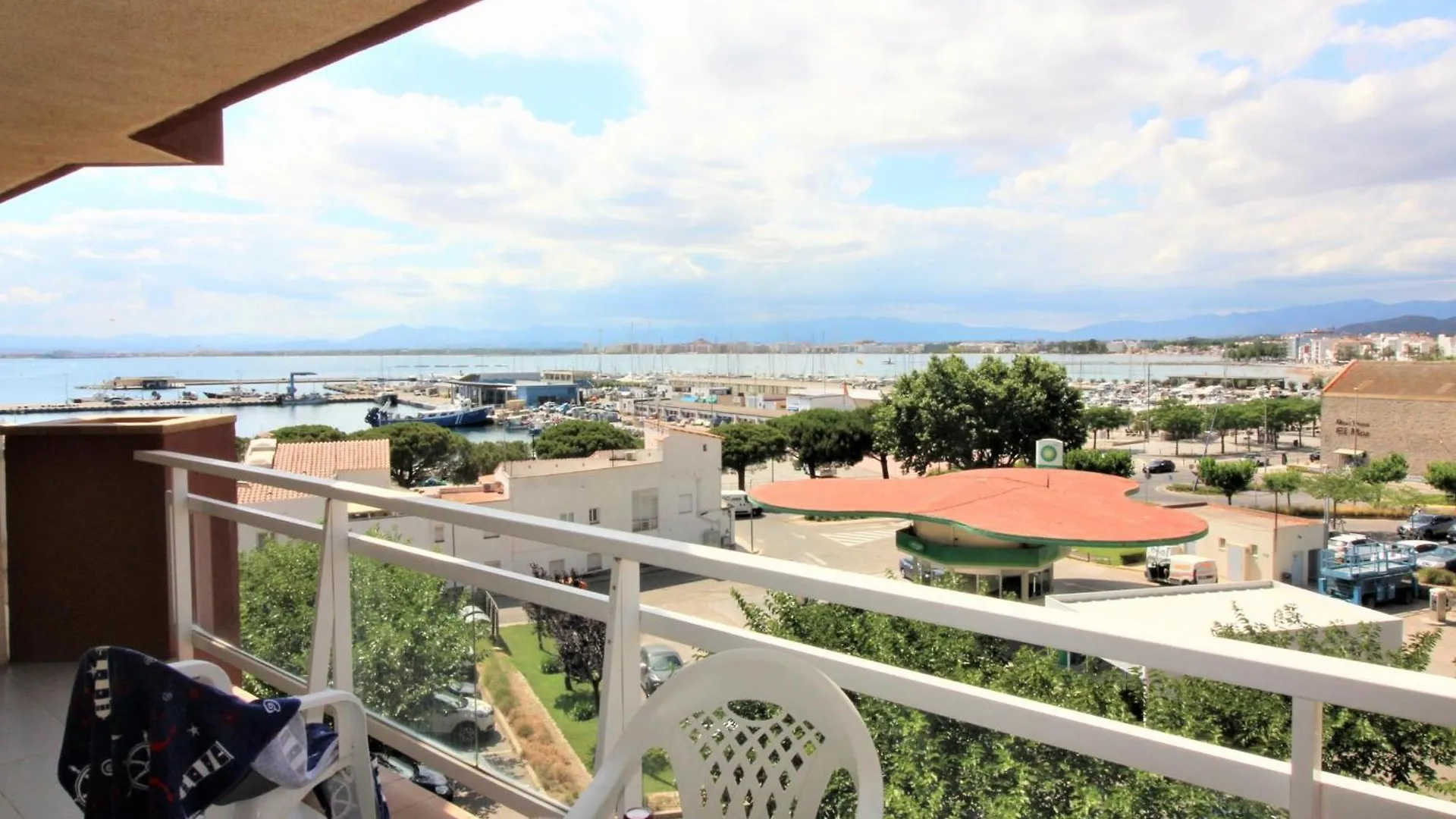 Апартаменты 2056 Rocmar 7 3-C, Excelente Situacion Frente Al Puerto Pesquero Y Con Vista A La Bahia. Gran Terraza. Gran Parking Publico Delante. - Es-258-49 Росас