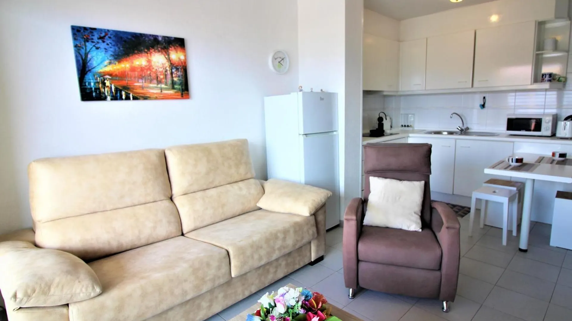2056 Rocmar 7 3-C, Excelente Situacion Frente Al Puerto Pesquero Y Con Vista A La Bahia. Gran Terraza. Gran Parking Publico Delante. - Es-258-49 Apartment Roses Spain