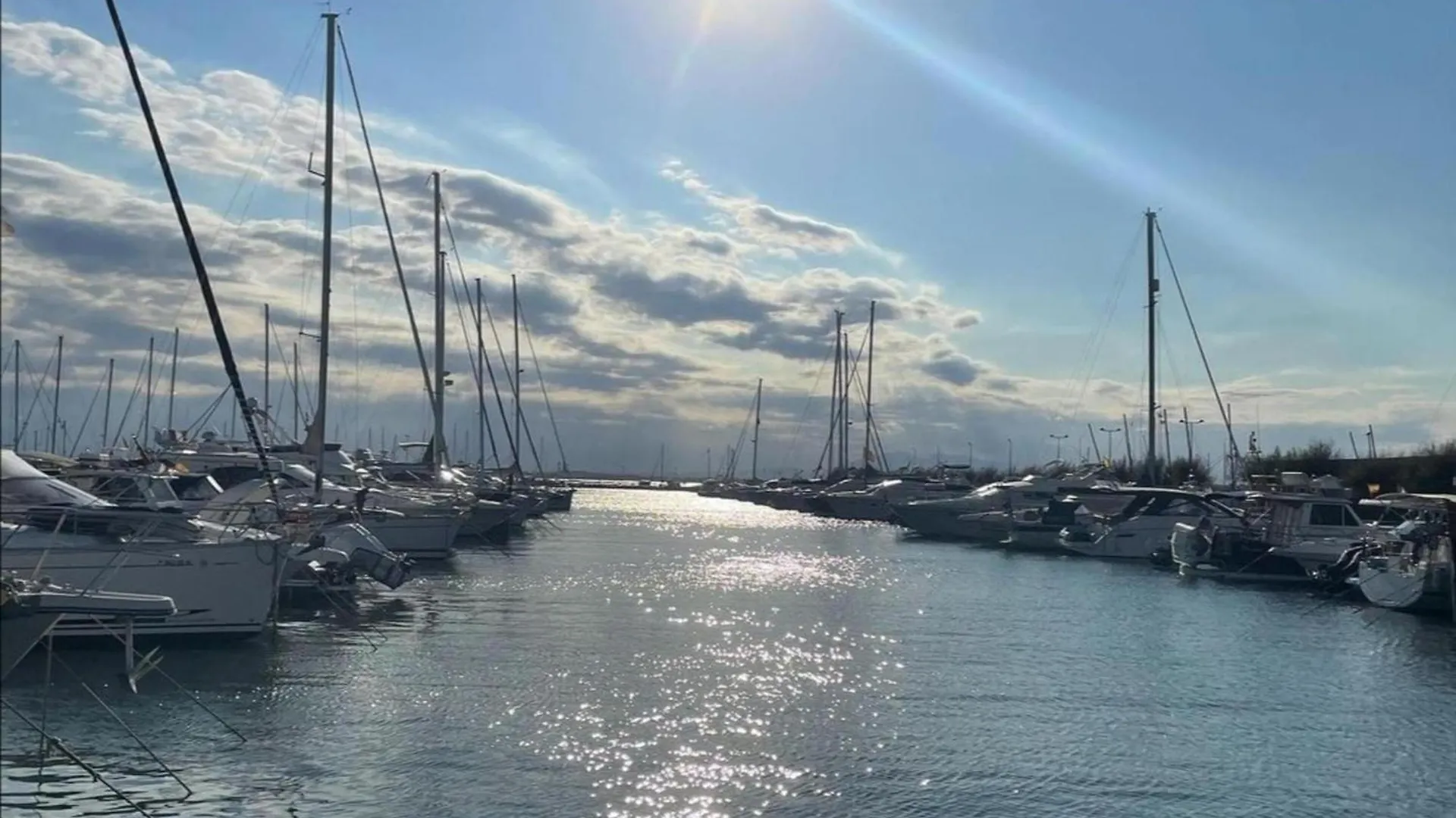 Апартаменты 2056 Rocmar 7 3-C, Excelente Situacion Frente Al Puerto Pesquero Y Con Vista A La Bahia. Gran Terraza. Gran Parking Publico Delante. - Es-258-49 Росас
